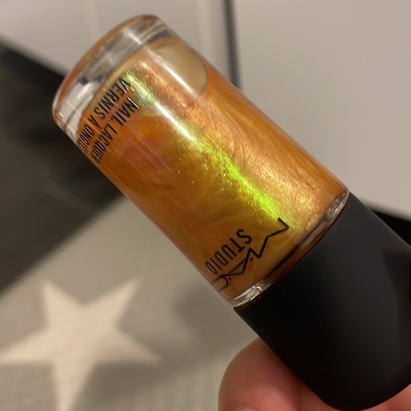 Gold Nail Polish - Picture 2 of 4